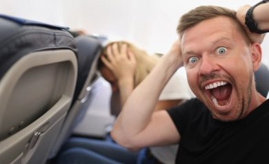 Jak pokonać lęk przed lataniem? Poradnik dla tych, którzy wolą twardy grunt pod nogami