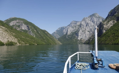 Fiord w środku lądowej Albanii?