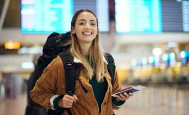 Jak korzystać ze smartfona podczas podróży: przydatne rady dla podróżników