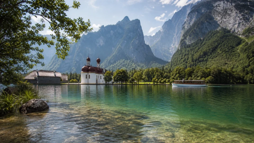 Fotorealistyczna ilustracja podróżnicza: Bawaria- europejskie skarby za miedzą