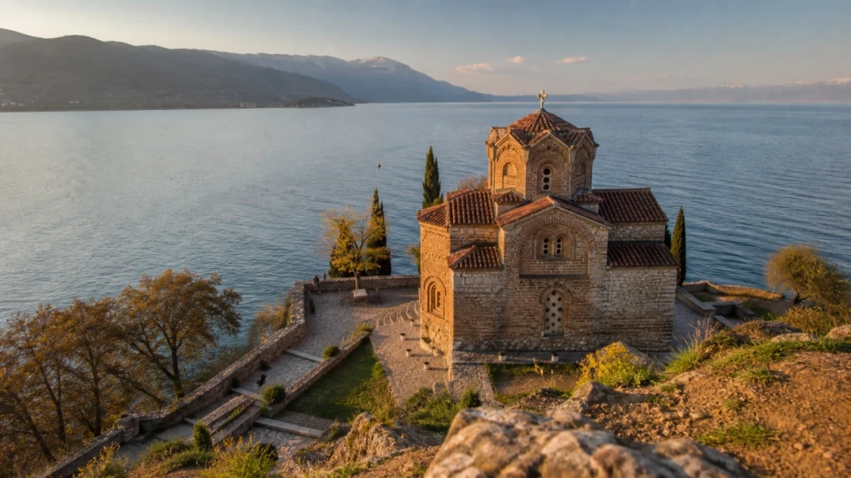 Fotorealistyczna ilustracja podróżnicza: Macedonia i jej związki z UNESCO i NASA