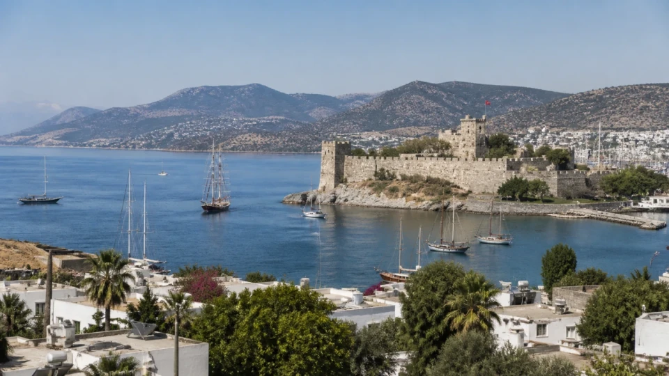 Fotorealistyczna ilustracja podróżnicza: Bodrum - co warto zobaczyć?