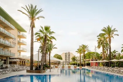 Oferta Hotel Alegria Caprici Verd - Santa Susanna – zdjęcie 1
