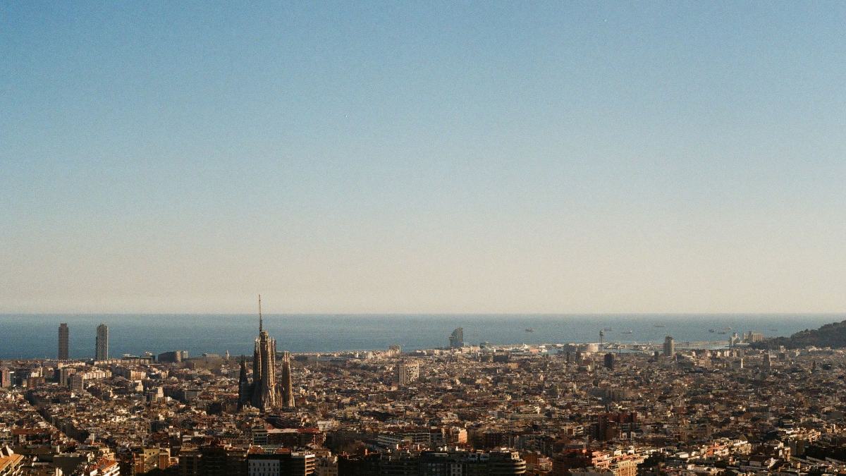 Panorama Barcelony z bazyliką Sagrada Família