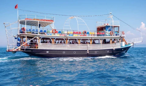 Wycieczka fakultatywna Rejs statkiem: Sazan i Karaburun - zdjęcie 2