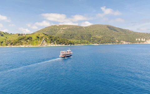 Wycieczka fakultatywna Rejs statkiem: Sazan i Karaburun - zdjęcie 7
