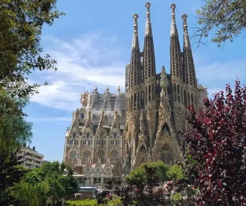 Wycieczka fakultatywna BARCELONA – śladami Gaudiego i najpiękniejszych zabytków - zdjęcie 3