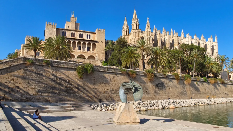 Wycieczka fakultatywna: Palma & Valldemossa - katedra La Seu i magiczna Valldemossa