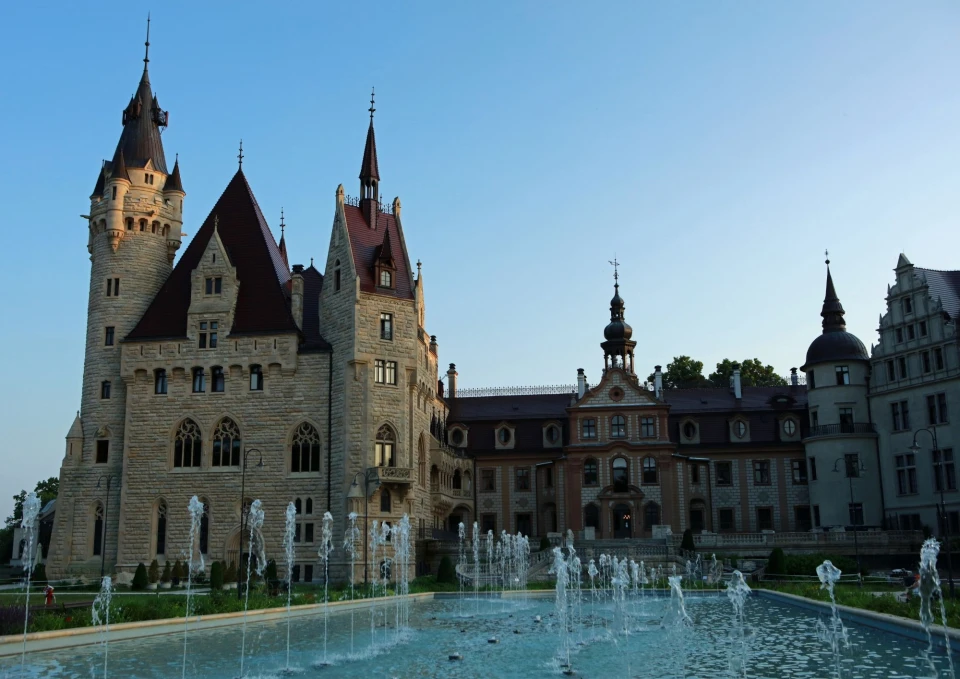 Zamek w Mosznej i zwiedzanie Nysy