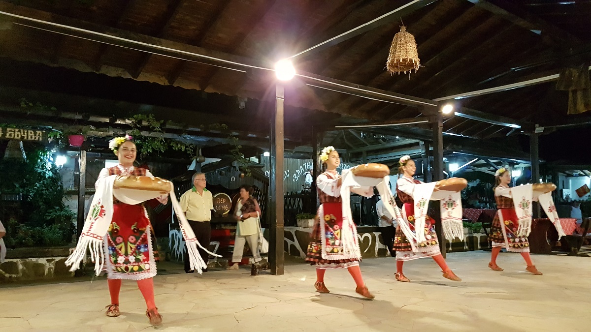 daichovo horo, dunavsko horo, elenino horo, Tańce ludowe, Bułgaria, Bałkany 